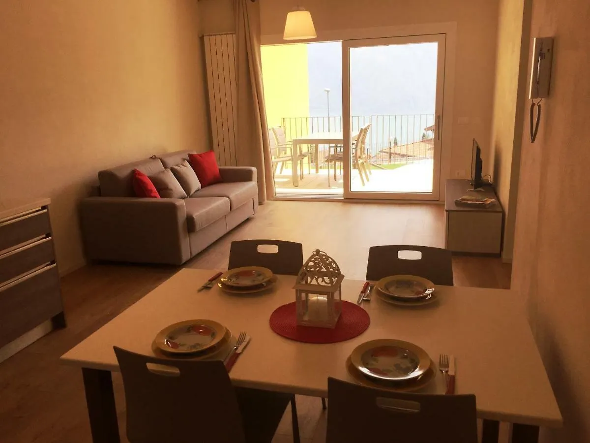 Anna Apartments Castro  Дом отдыха Castro (Lombardy)